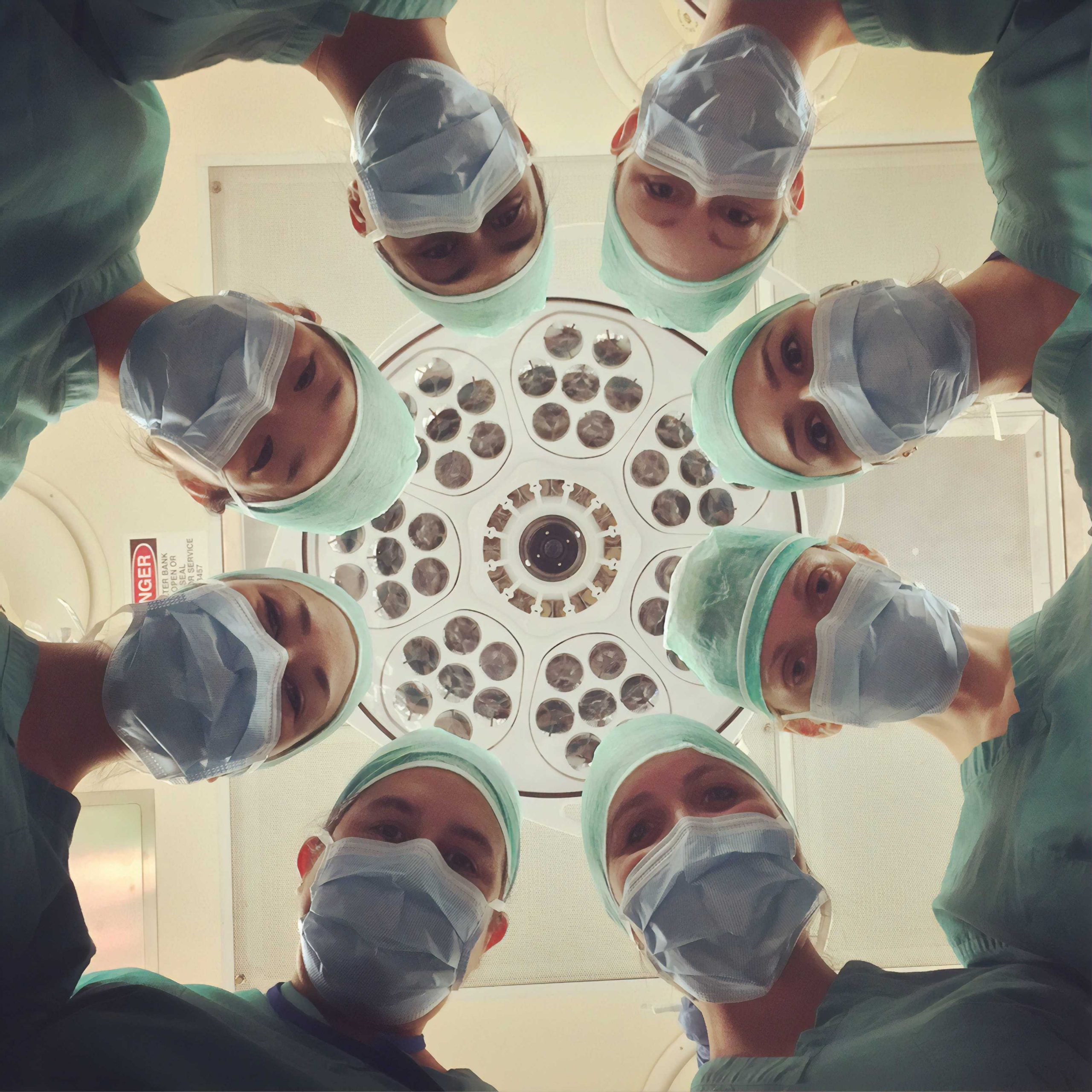 national-cancer-institute-701-FJcjLAQ-unsplash (1)
